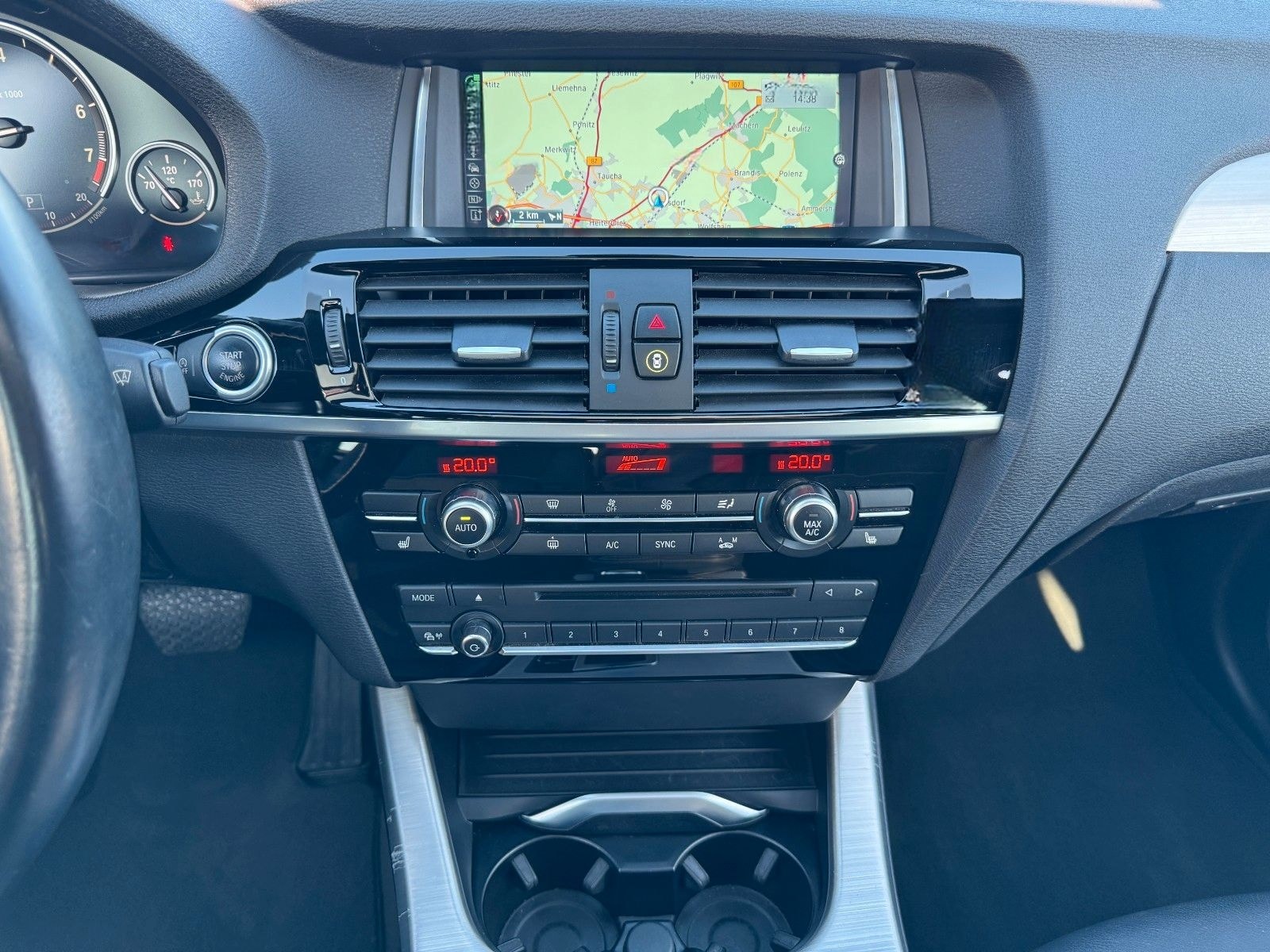 BMW X4 xDrive 28 i M PAKET XENON KAMERA LEDER AHK foto 15