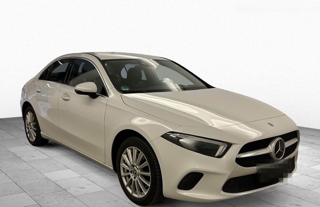 Mercedes-Benz A 250 e Lim. Progressive ACC BLIS HuD Key LED La foto 6