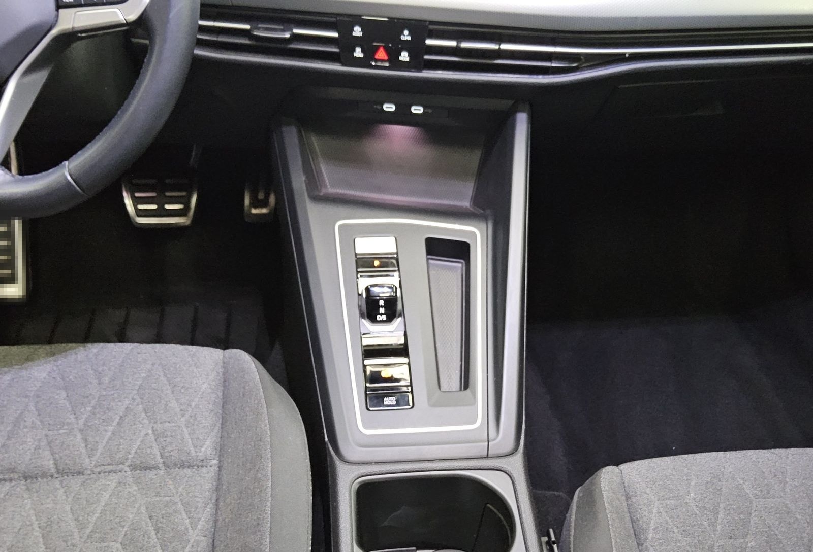 Volkswagen Golf-8 2.0 TDI Move Navi LED+ DC-Pro Pano HuD foto 6