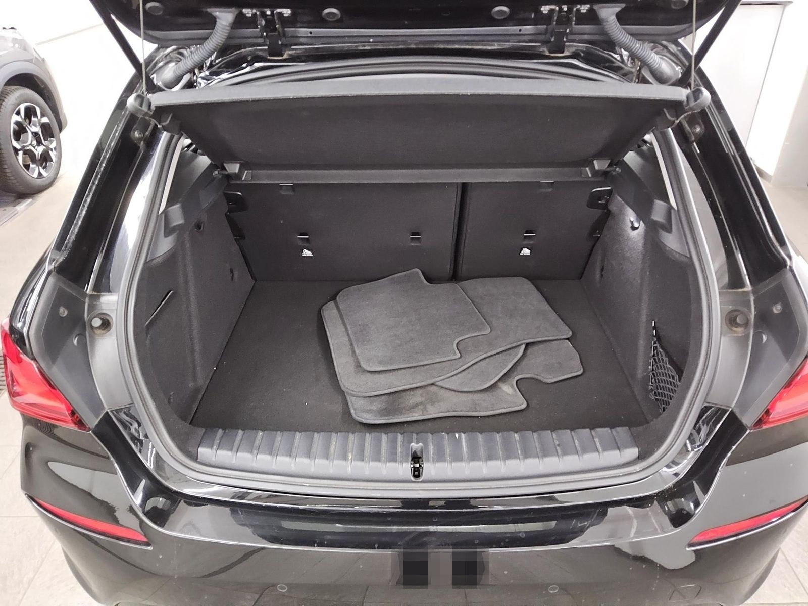 BMW 118dA Advantage Navi LED LC-Pro ACC Shz foto 12