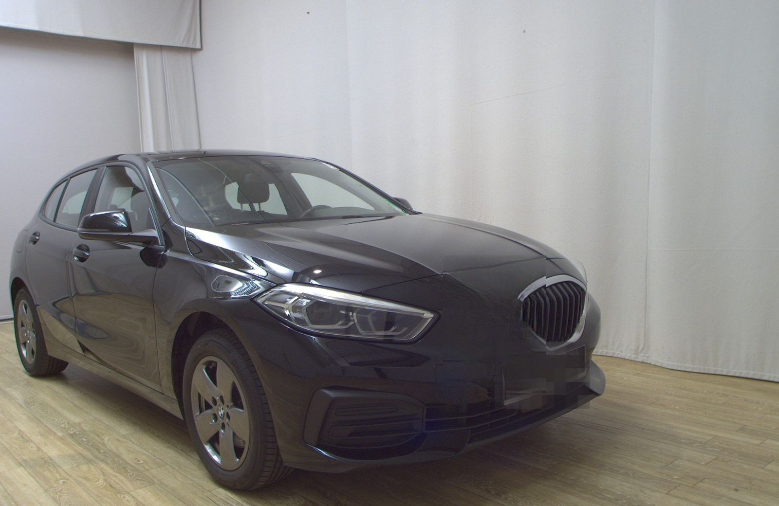 BMW 118dA Advantage Navi LED LC-Pro ACC Shz foto 3