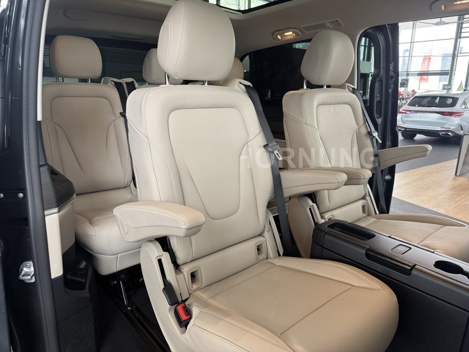 Mercedes-Benz V300 d 4M*AVANTGARDE*AIRMATIC*AMG*PANO*STHZG*AHK foto 13