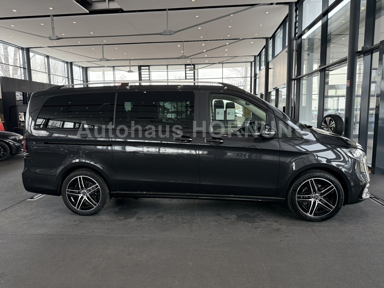 Mercedes-Benz V300 d 4M*AVANTGARDE*AIRMATIC*AMG*PANO*STHZG*AHK foto 6