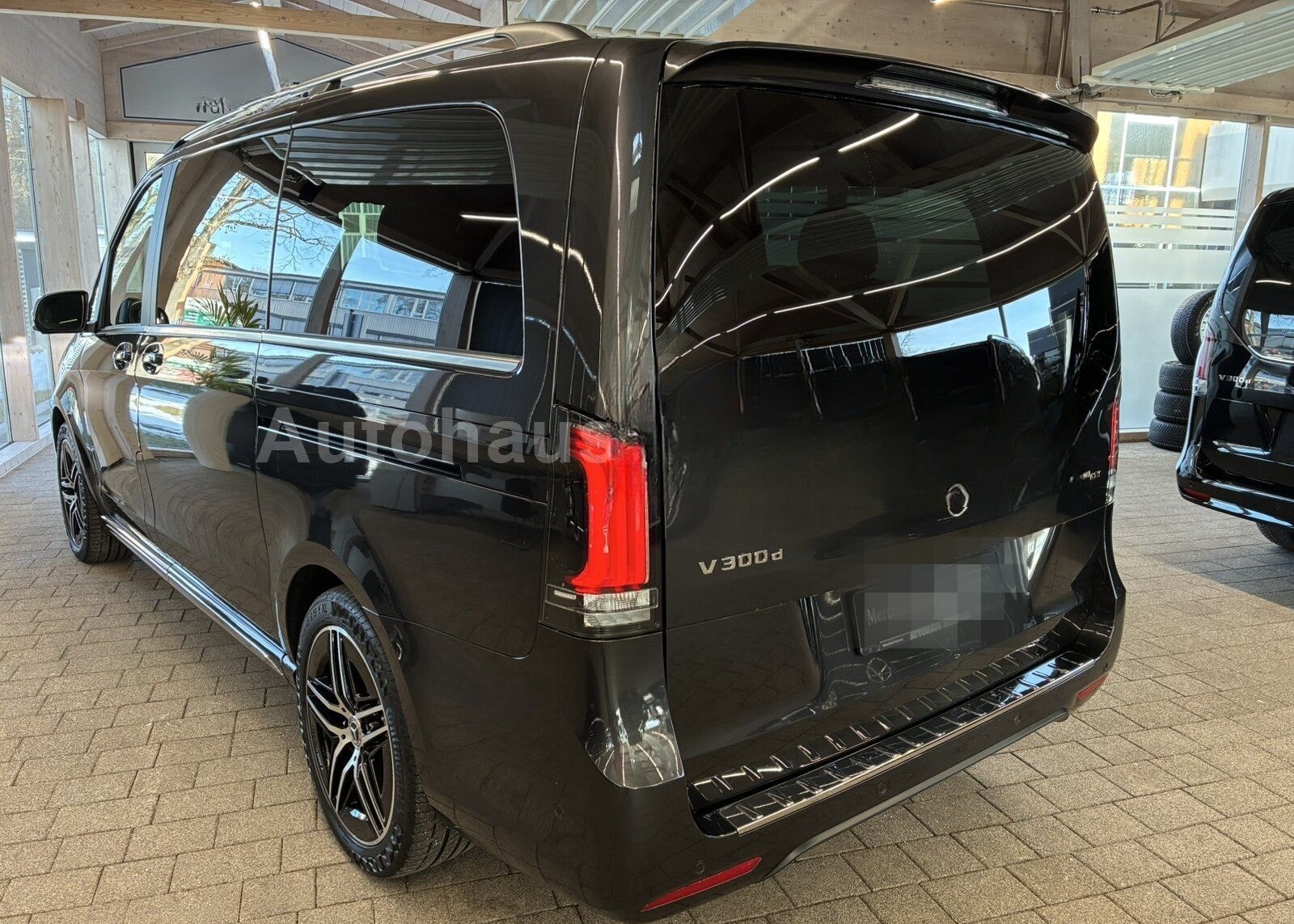 Mercedes-Benz V 300 d 4M*EXCLUSIVE*AMG*AIRMATIC*PANO*7-SITZER foto 6