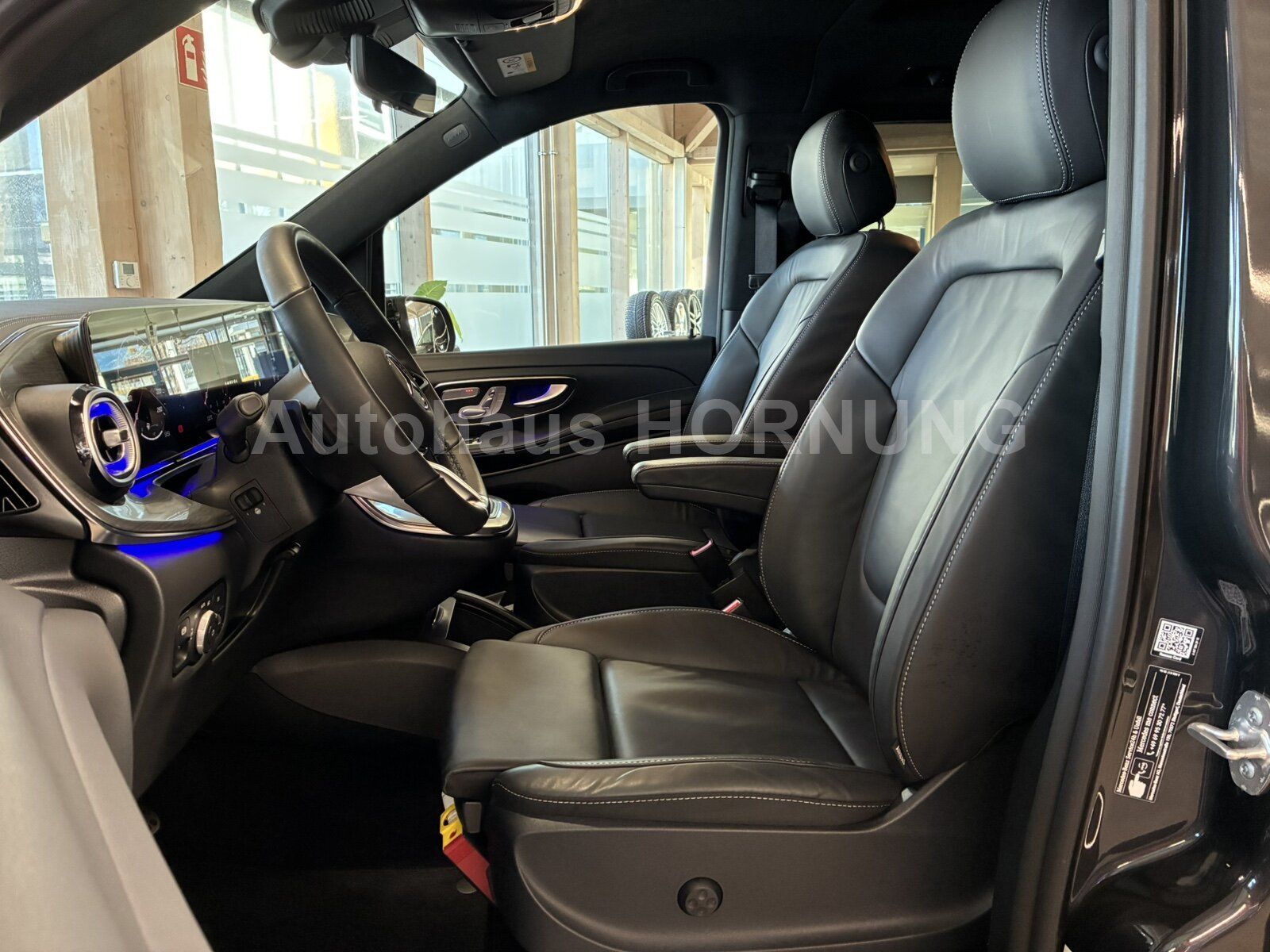 Mercedes-Benz V 300 d 4M*EXCLUSIVE*AMG*AIRMATIC*PANO*7-SITZER foto 11