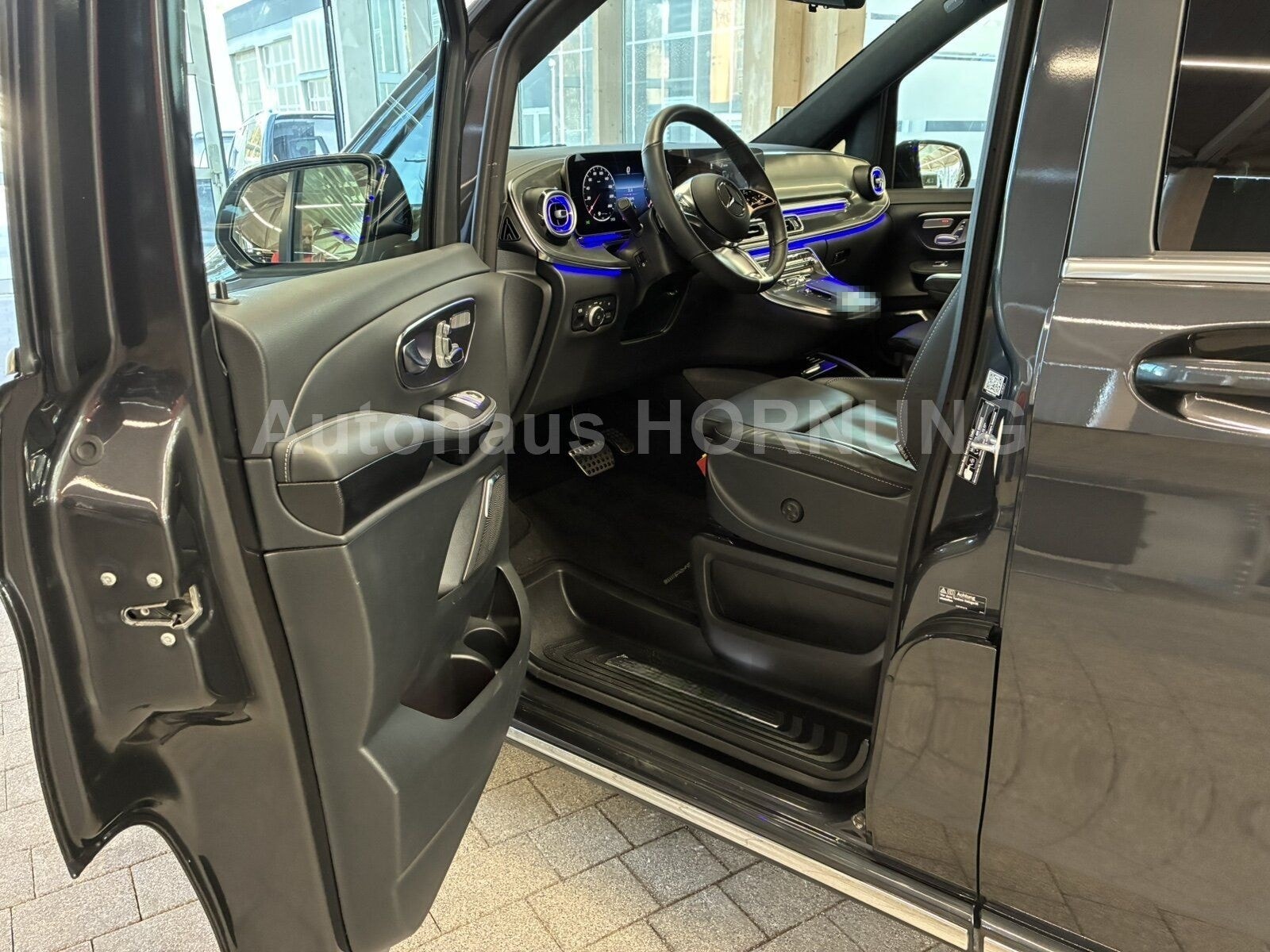 Mercedes-Benz V 300 d 4M*EXCLUSIVE*AMG*AIRMATIC*PANO*7-SITZER foto 10