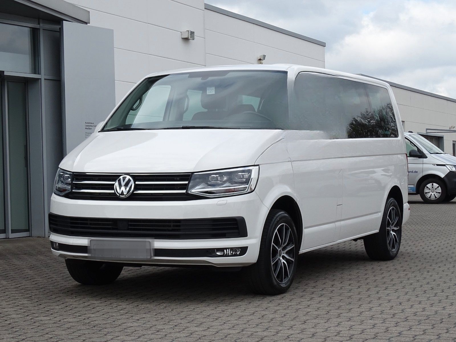 Volkswagen T6.1 Caravelle 2.0 TDI DSG Comfortline foto 1