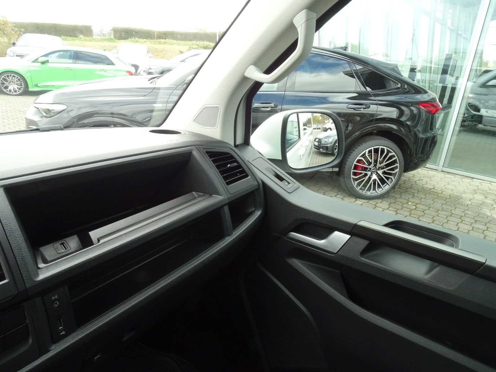 Volkswagen T6.1 Caravelle 2.0 TDI DSG Comfortline foto 13