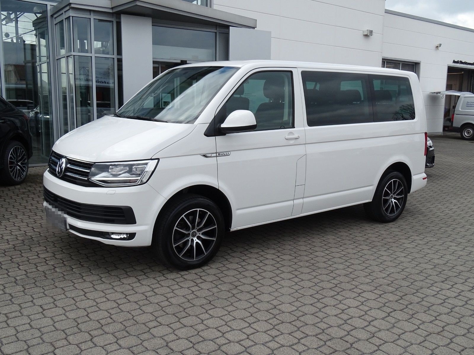 Volkswagen T6.1 Caravelle 2.0 TDI DSG Comfortline foto 4
