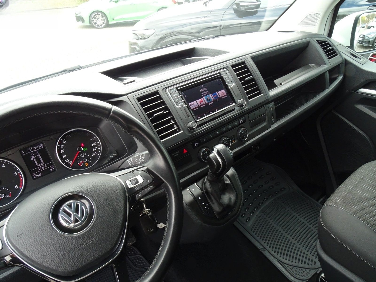 Volkswagen T6.1 Caravelle 2.0 TDI DSG Comfortline foto 9