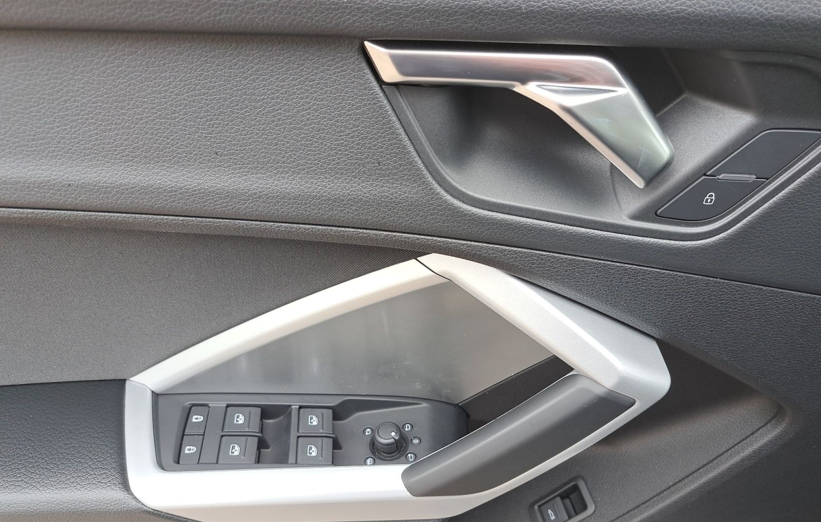 Audi Q3 Sportback 40 TFSI quattro S tronic NAV KAM GR foto 14