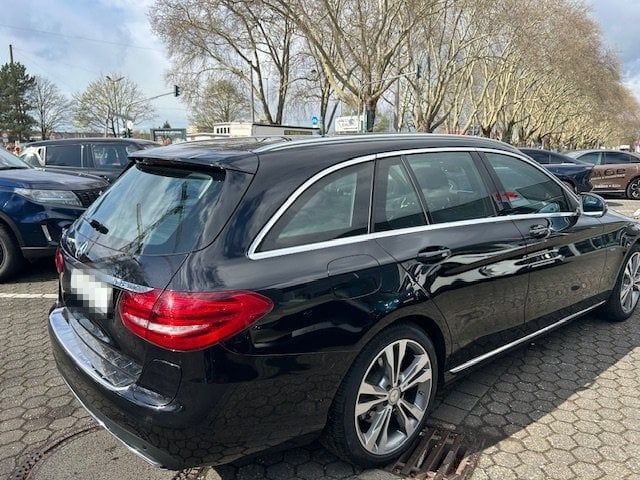 Mercedes-Benz C 350e T Avangarde LED*PANO*BURMESTER foto 4