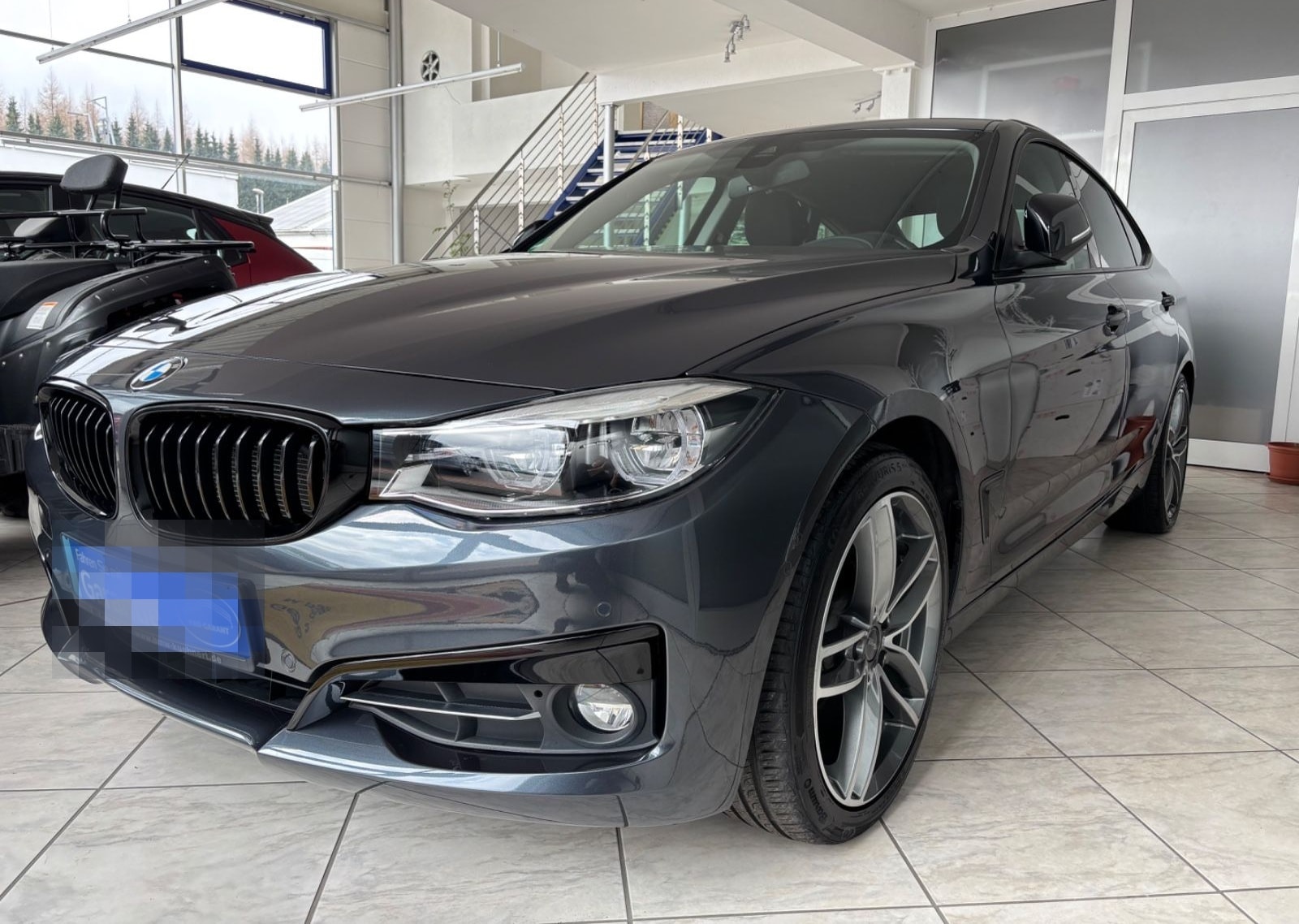 BMW 320 3 Gran Turismo 320 d xDrive Sport Line foto 2