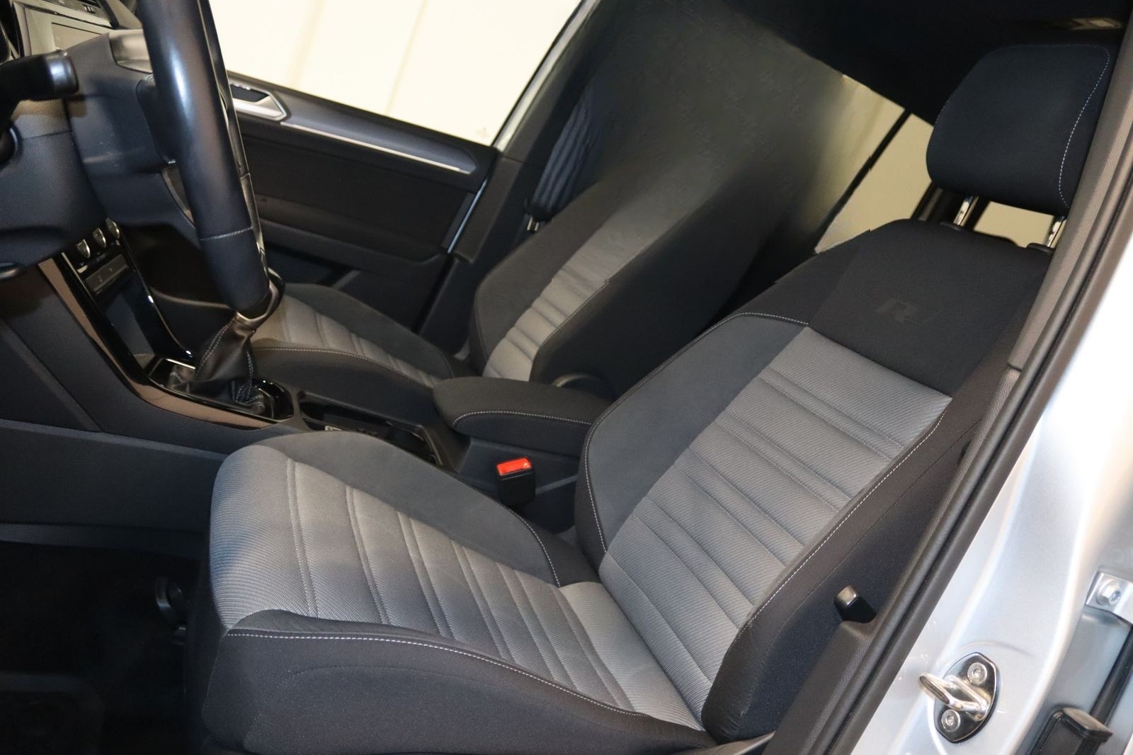 Volkswagen Touran 1.5 TSI 3x R-Line -NAV-LED-ACC-4xSHZ-TOTW foto 8