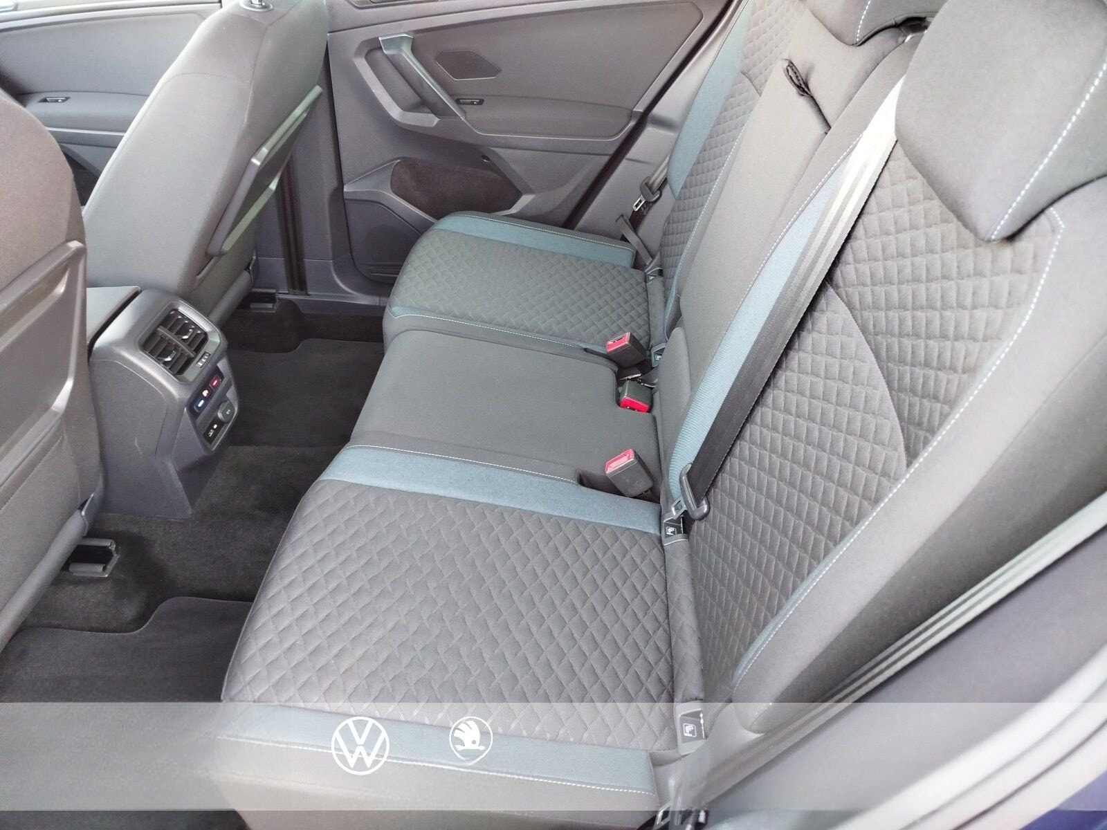 Volkswagen Tiguan 2.0 TDI DSG IQ.DRIVE AHK Standheizung HUD foto 18