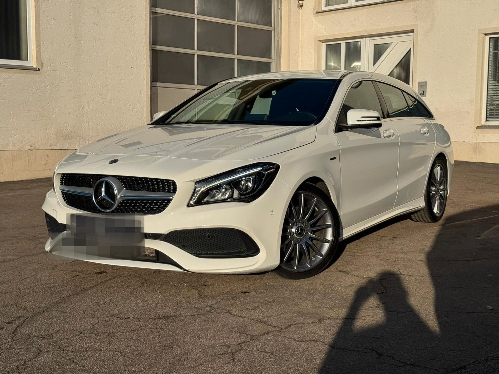 Mercedes-Benz CLA200 SB AMG 8FACH R-KAMERA LED CARPLAY NAVI foto 1