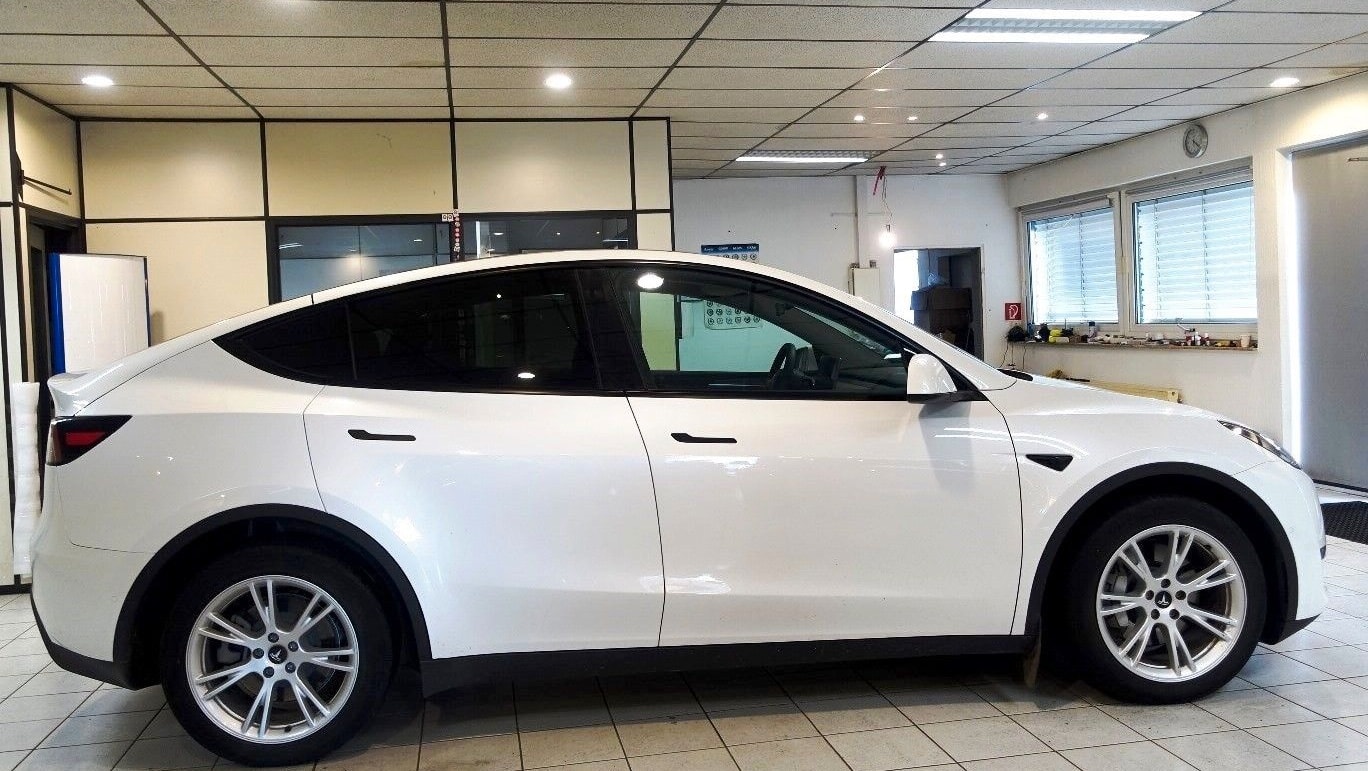 Tesla Model Y ohne Nachlackierung+kaufe auch Tesla an+ foto 15