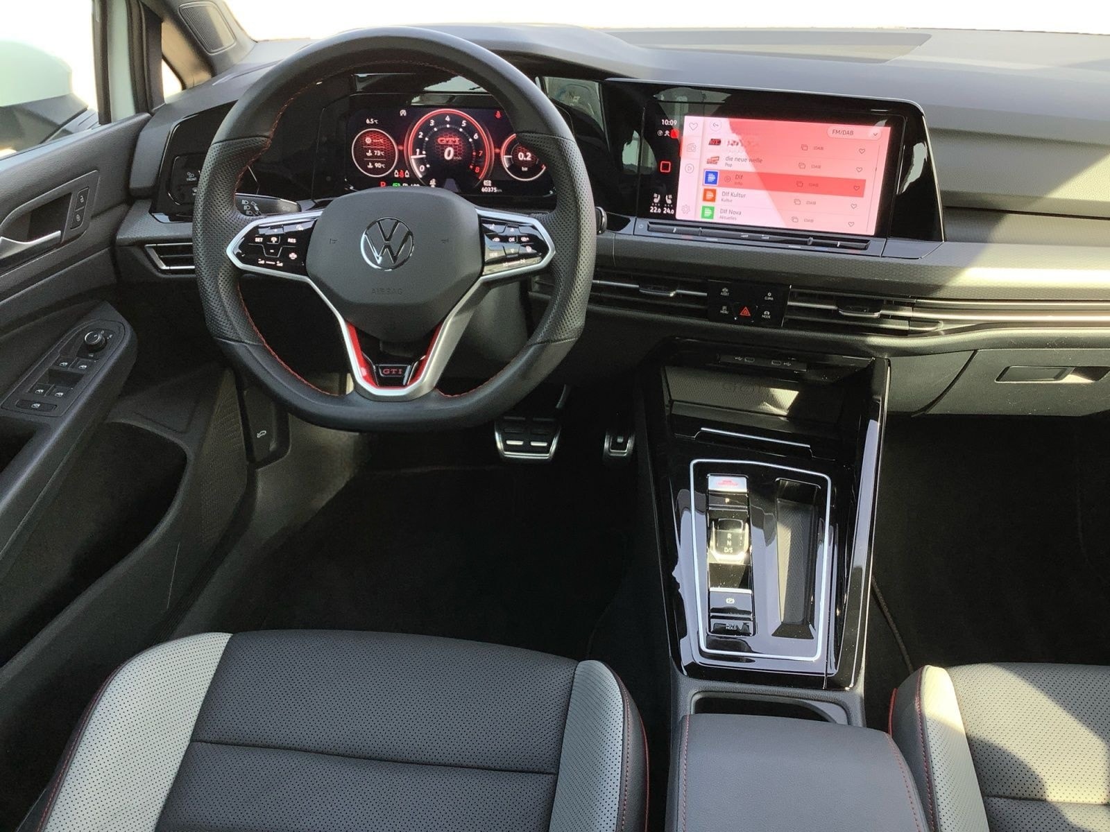 Volkswagen Golf 2.0 TSI DSG GTI Clubsport ACC AKRA Leder PD foto 10