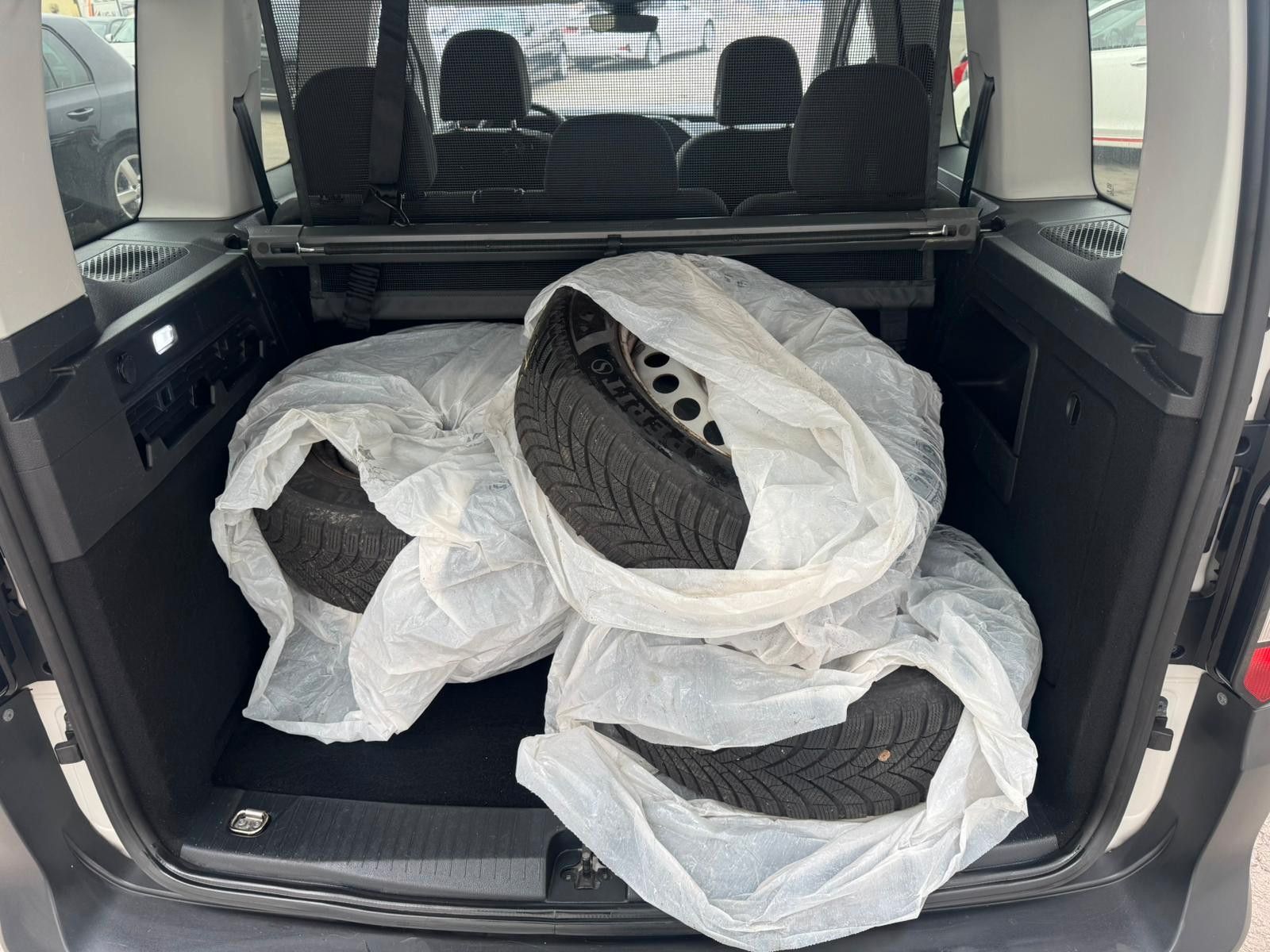 Volkswagen Caddy 2.0 TDI Kombi 5SITZER KAMERA SHZ NAVI PDC foto 24