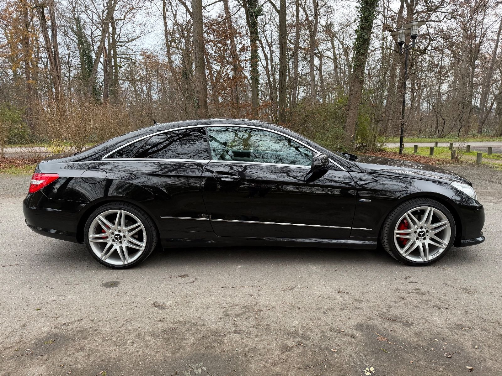 Mercedes-Benz E 350 Coupe AMG-Line Super Optik wenig km foto 6