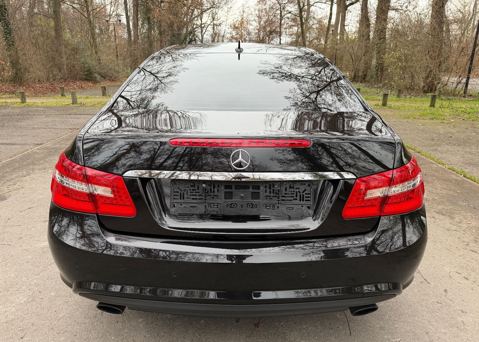 Mercedes-Benz E 350 Coupe AMG-Line Super Optik wenig km foto 8