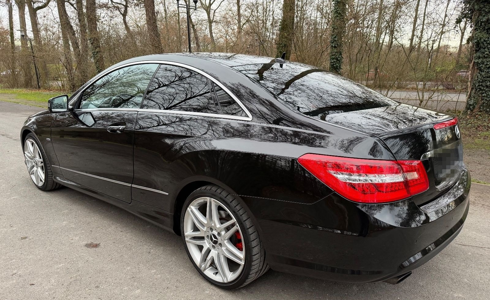 Mercedes-Benz E 350 Coupe AMG-Line Super Optik wenig km foto 9