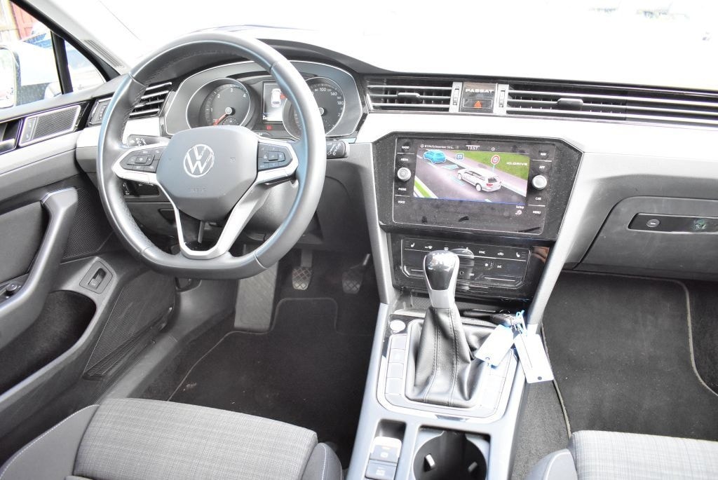 Volkswagen Passat Variant 2.0 TDI SCR Business LED-Scheinwe foto 6