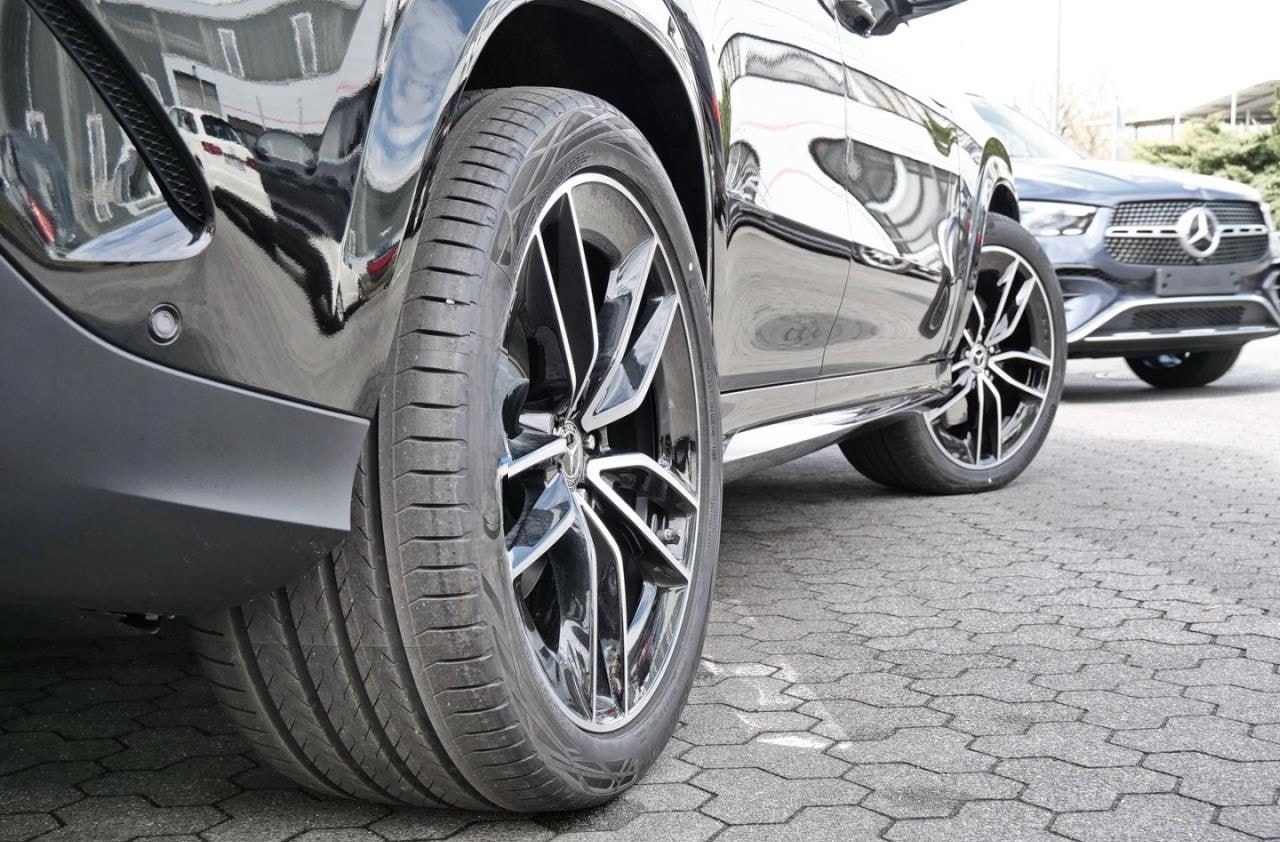 Mercedes-Benz GLE 300 d 4MATIC Coupé AMG Night Panorama 360° foto 5