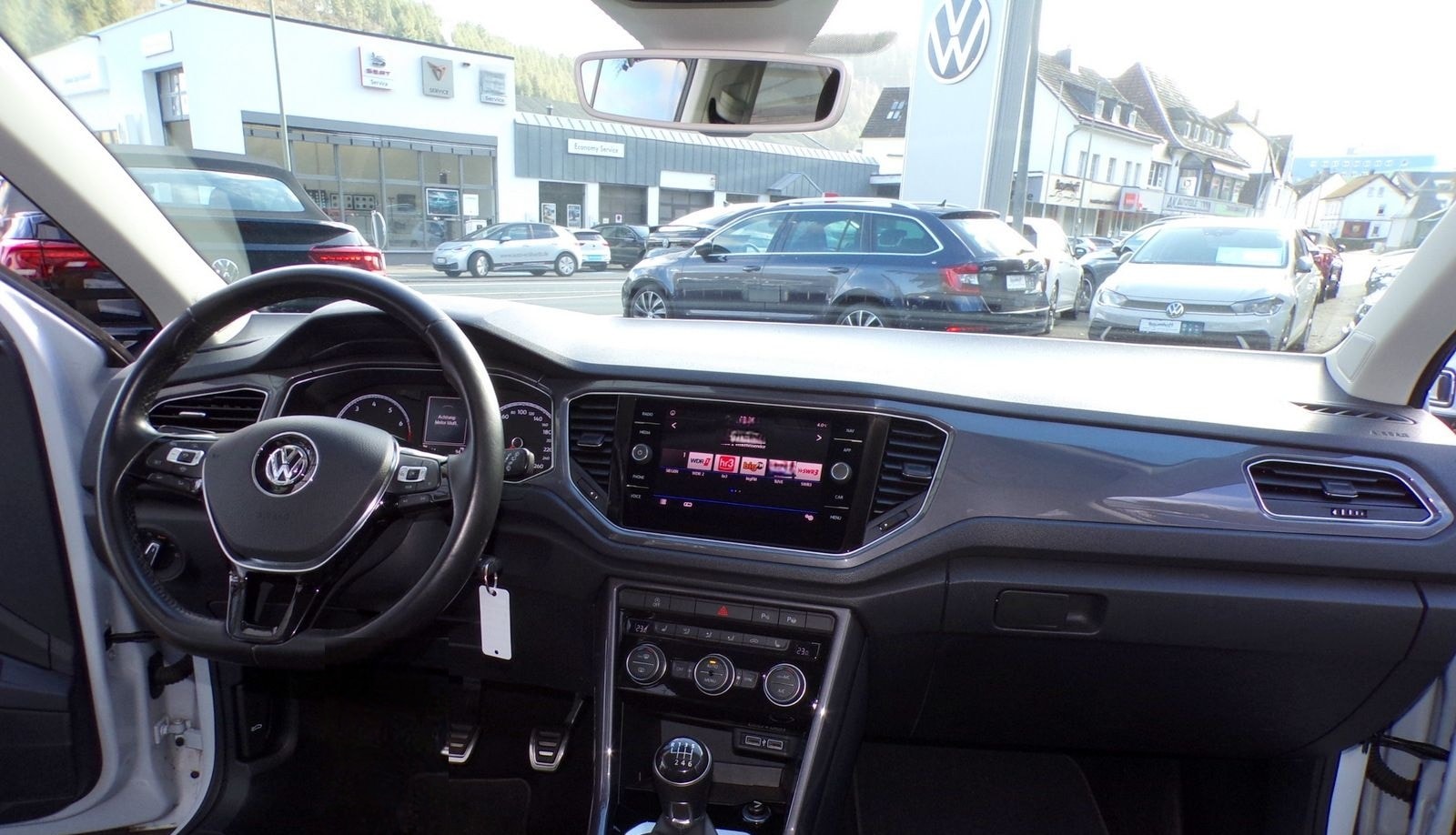 Volkswagen T-ROC 1.5 TSI IQ DRIVE LED'S+AHK+NAVI+BLIND SPOT foto 14