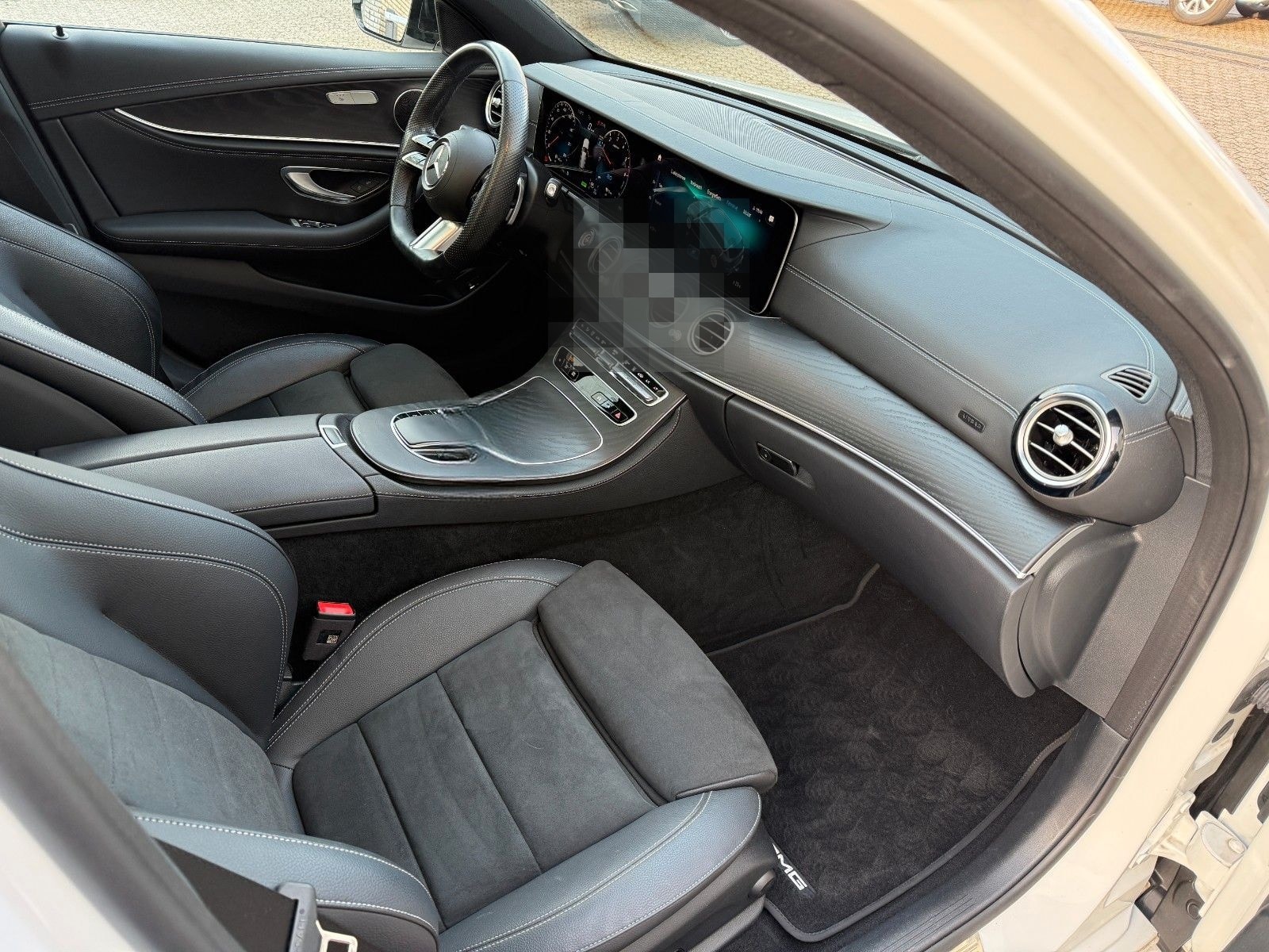 Mercedes-Benz E 300 de 4Matic    AMG SPORT PAKET foto 11