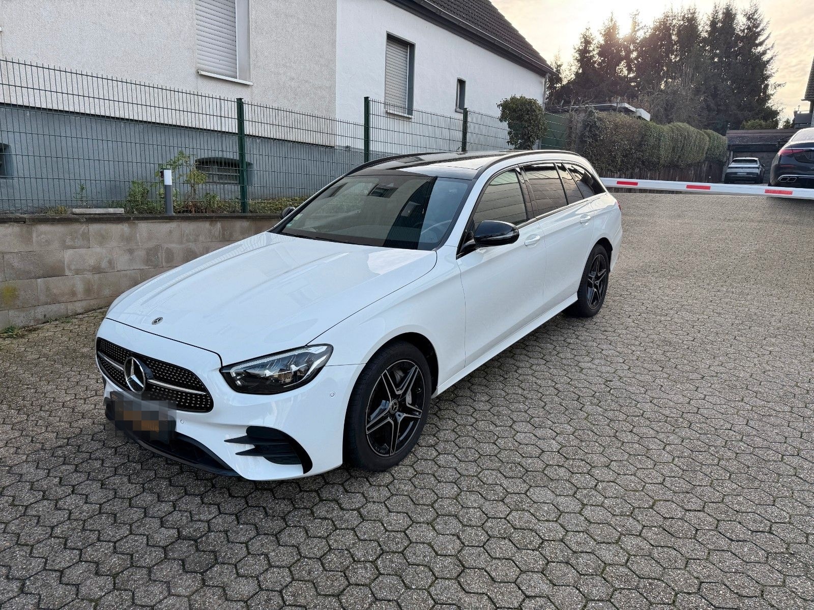 Mercedes-Benz E 300 de 4Matic    AMG SPORT PAKET foto 15