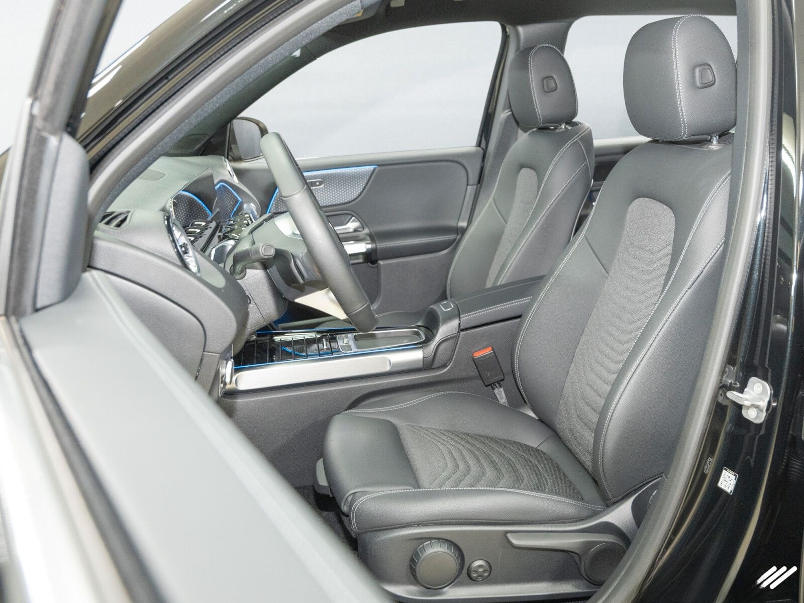 Mercedes-Benz EQB 350 4M Progressive LED/Kamera/Adv.Sound/SHZ foto 12