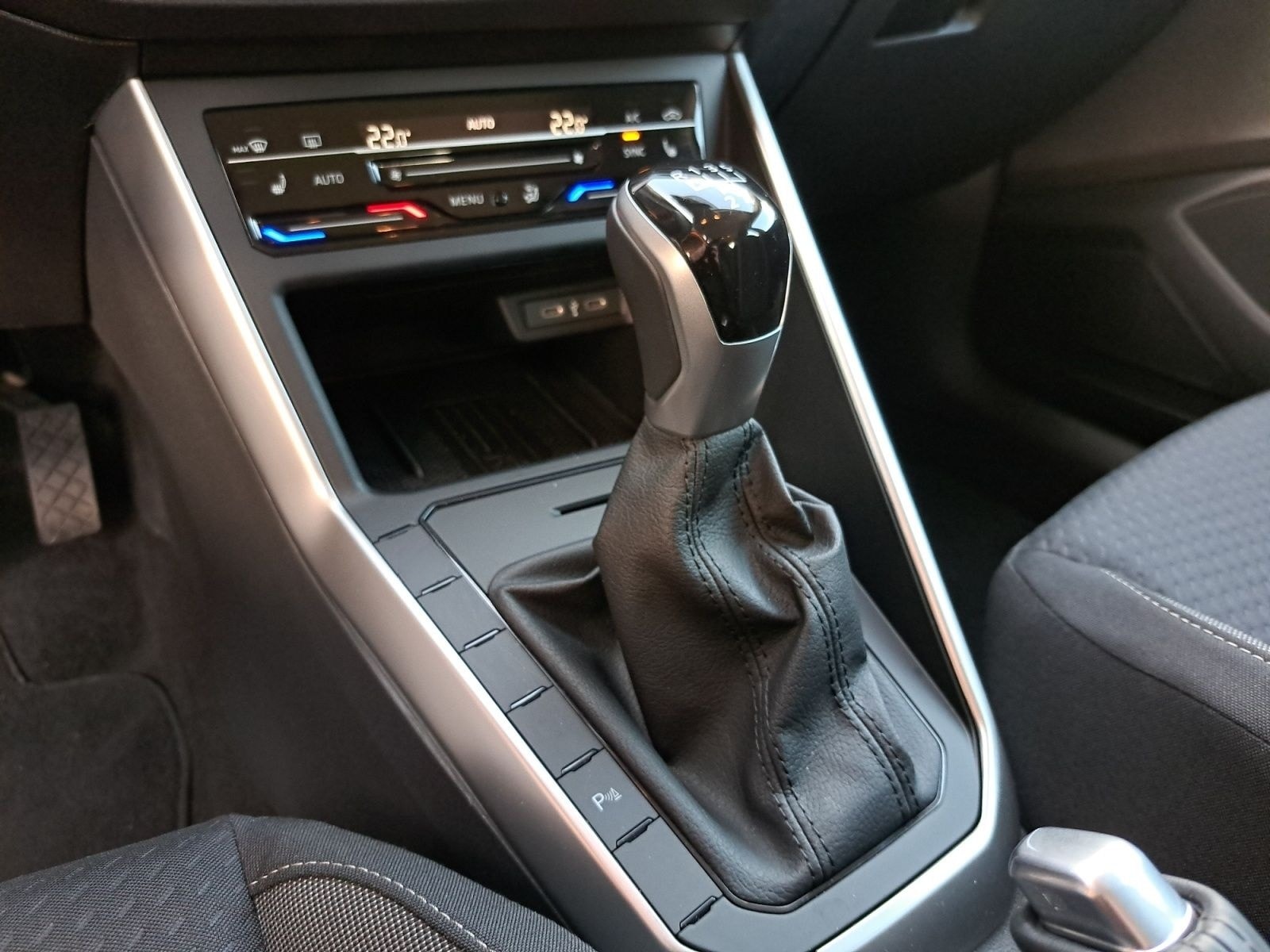 Volkswagen Polo Life 1.0 NAV APP GJ-REIF KAM PDC SHZ foto 22