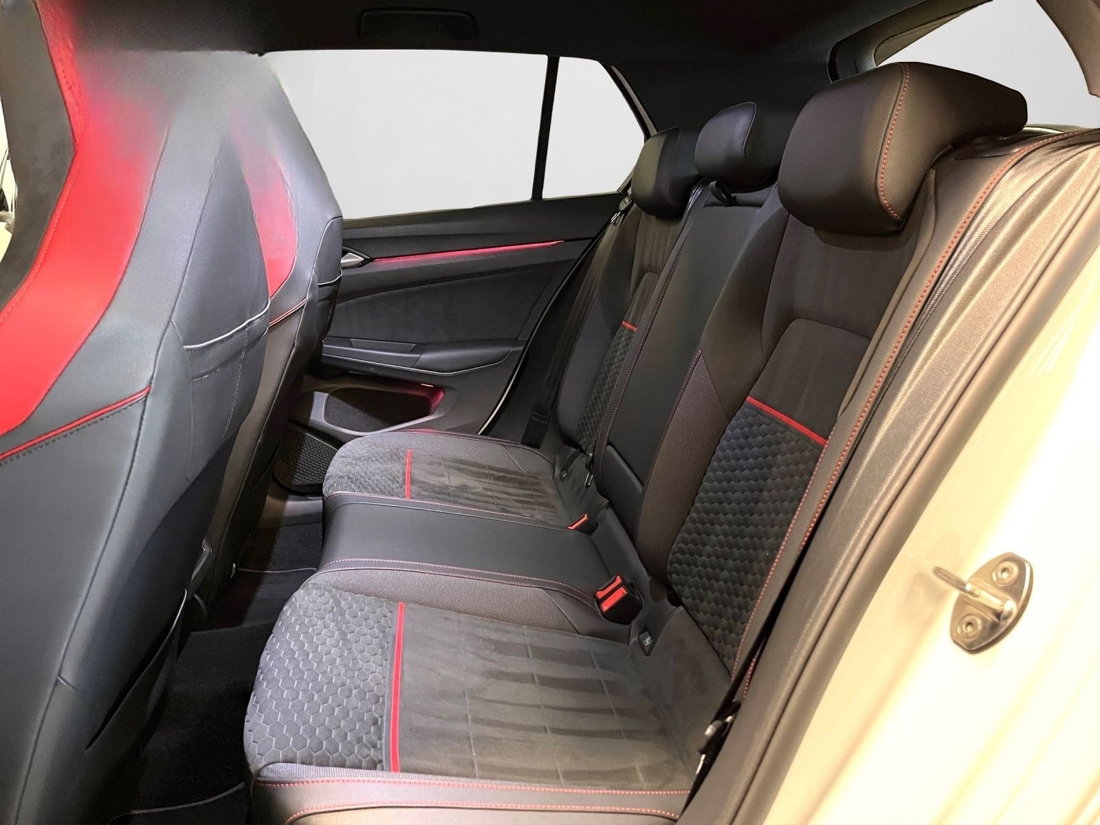 Volkswagen Golf VIII GTI Clubsport 2.0 TSI DSG, Navi, Sitzh foto 14