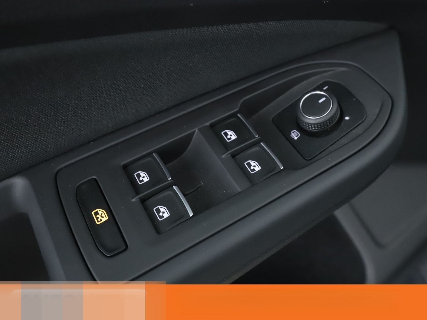 Volkswagen Golf VIII 1.5 TSI ACT Life*NAVI*ACC*PDC*SHZ*BT* foto 23