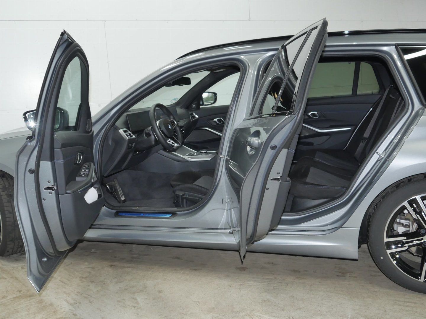 BMW 318 i M Sport Touring 360°NAVI HUD 18" -38% foto 11