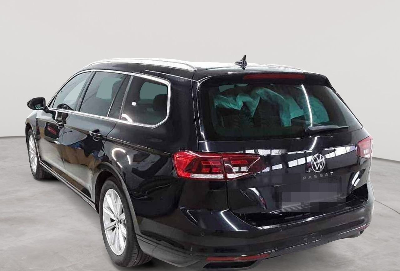 Volkswagen Passat Variant 2.0 TDI PANO AID AHK NAV foto 2