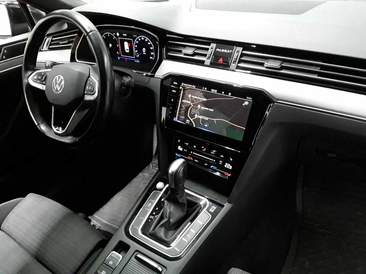 Volkswagen Passat Variant 2.0 TDI PANO AID AHK NAV foto 12