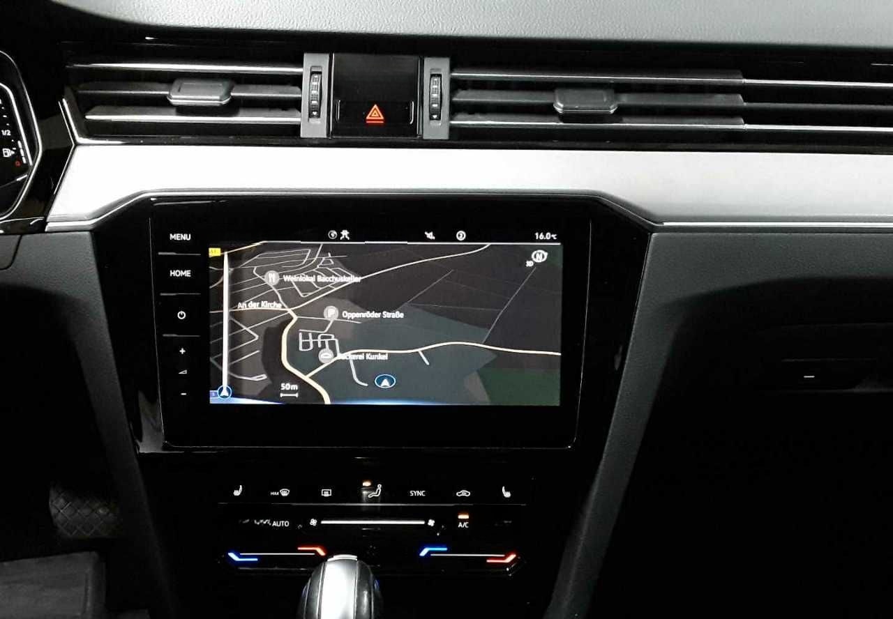 Volkswagen Passat Variant 2.0 TDI PANO AID AHK NAV foto 6