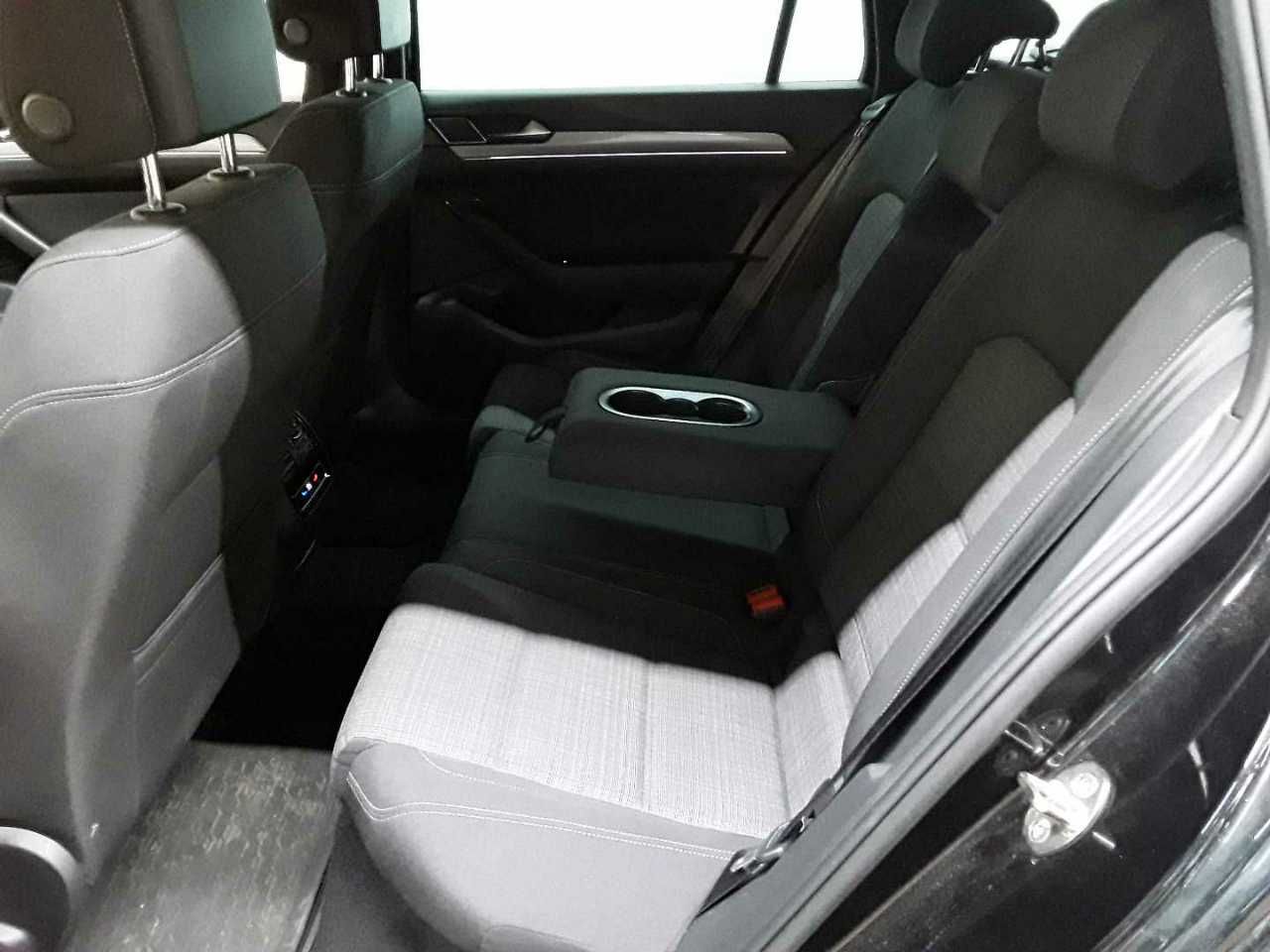 Volkswagen Passat Variant 2.0 TDI PANO AID AHK NAV foto 7