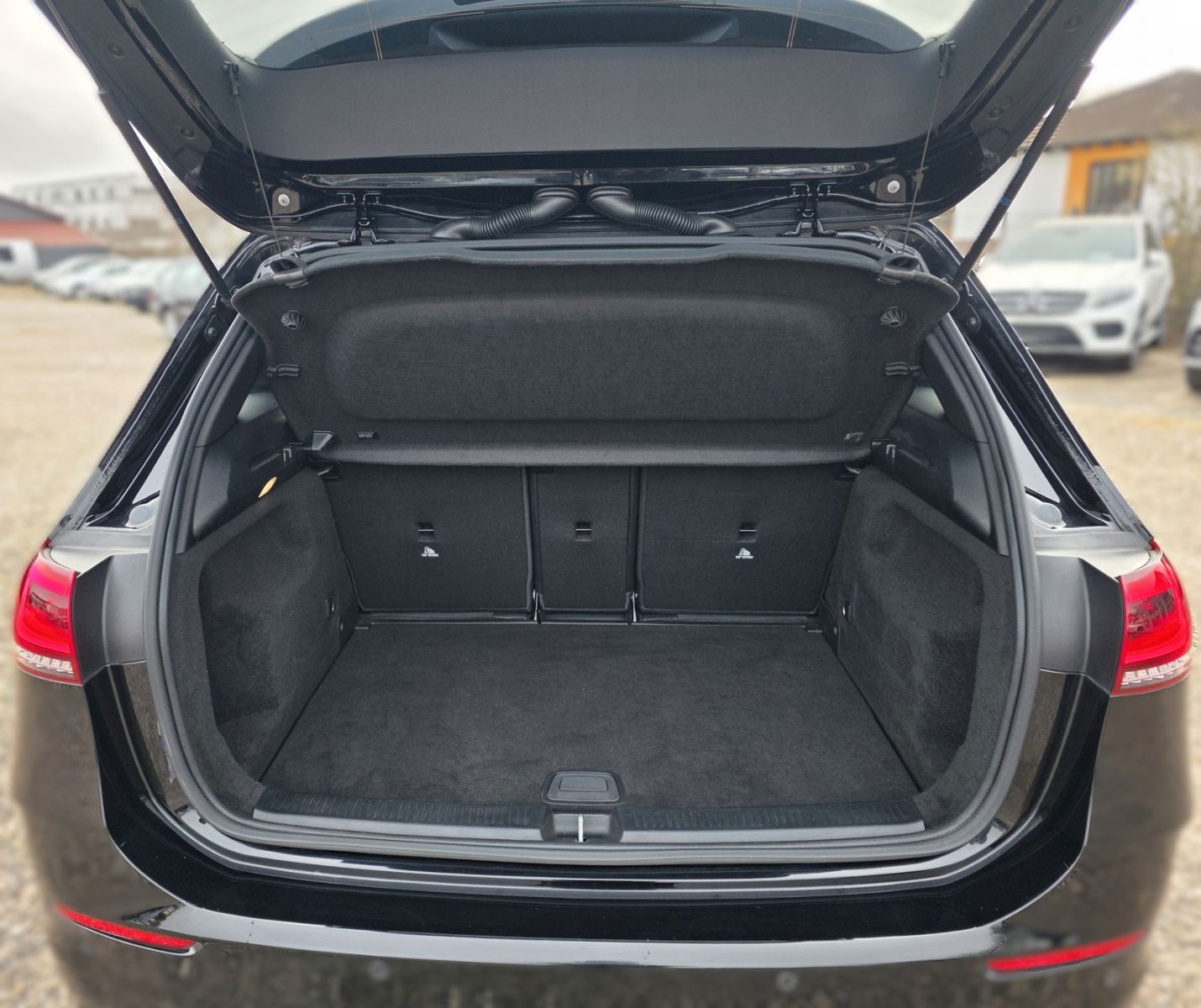 Mercedes-Benz B 250 e Edition 2020*AMG*MBUX*LED*NIGHT*ALU*SPUR foto 11