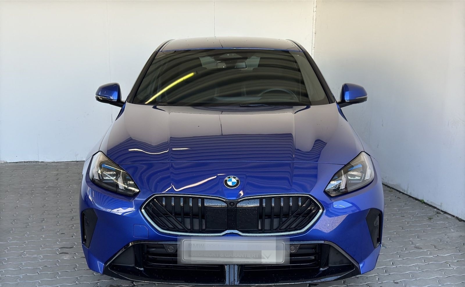 BMW 120dA Lim. M Sport LiveCock.HUD.LED.ParkAss.Keyl foto 2