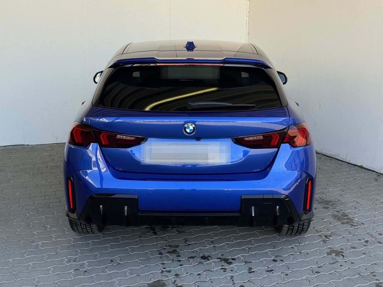 BMW 120dA Lim. M Sport LiveCock.HUD.LED.ParkAss.Keyl foto 3