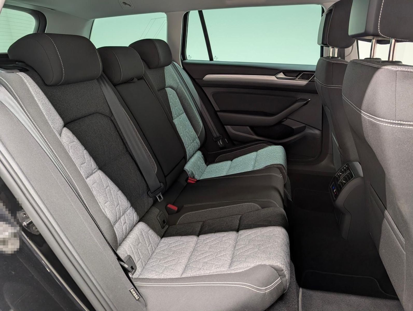 Volkswagen Passat Variant LED/Navi/Massage/AHK/SHZ/Kam/ACC foto 12