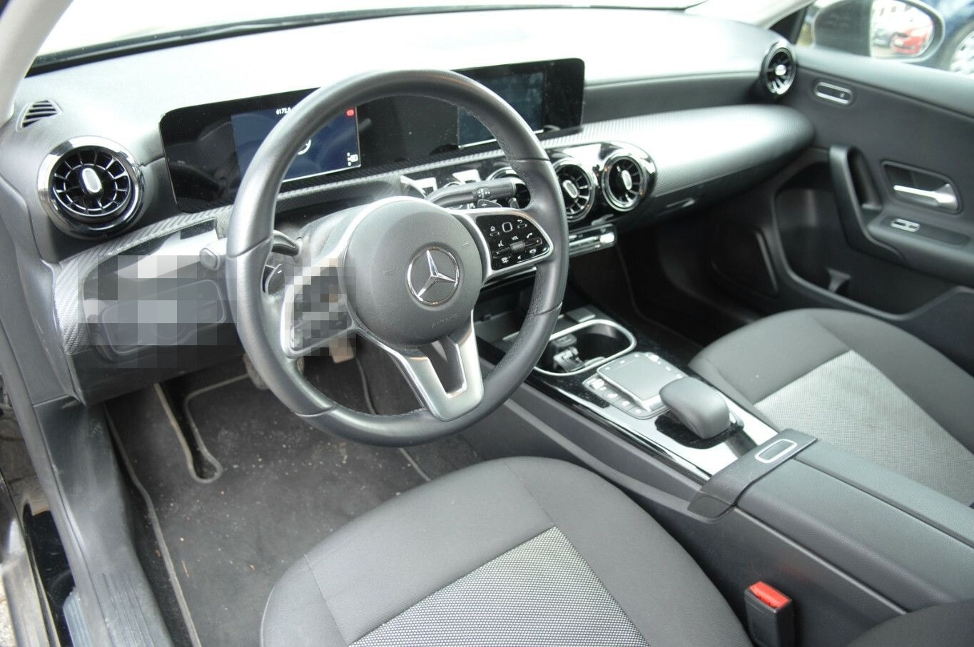 Mercedes-Benz A 180 Automatik DISTRONIC Navi LED Klimaautomati foto 16