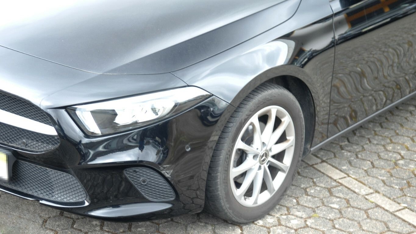 Mercedes-Benz A 180 Automatik DISTRONIC Navi LED Klimaautomati foto 4