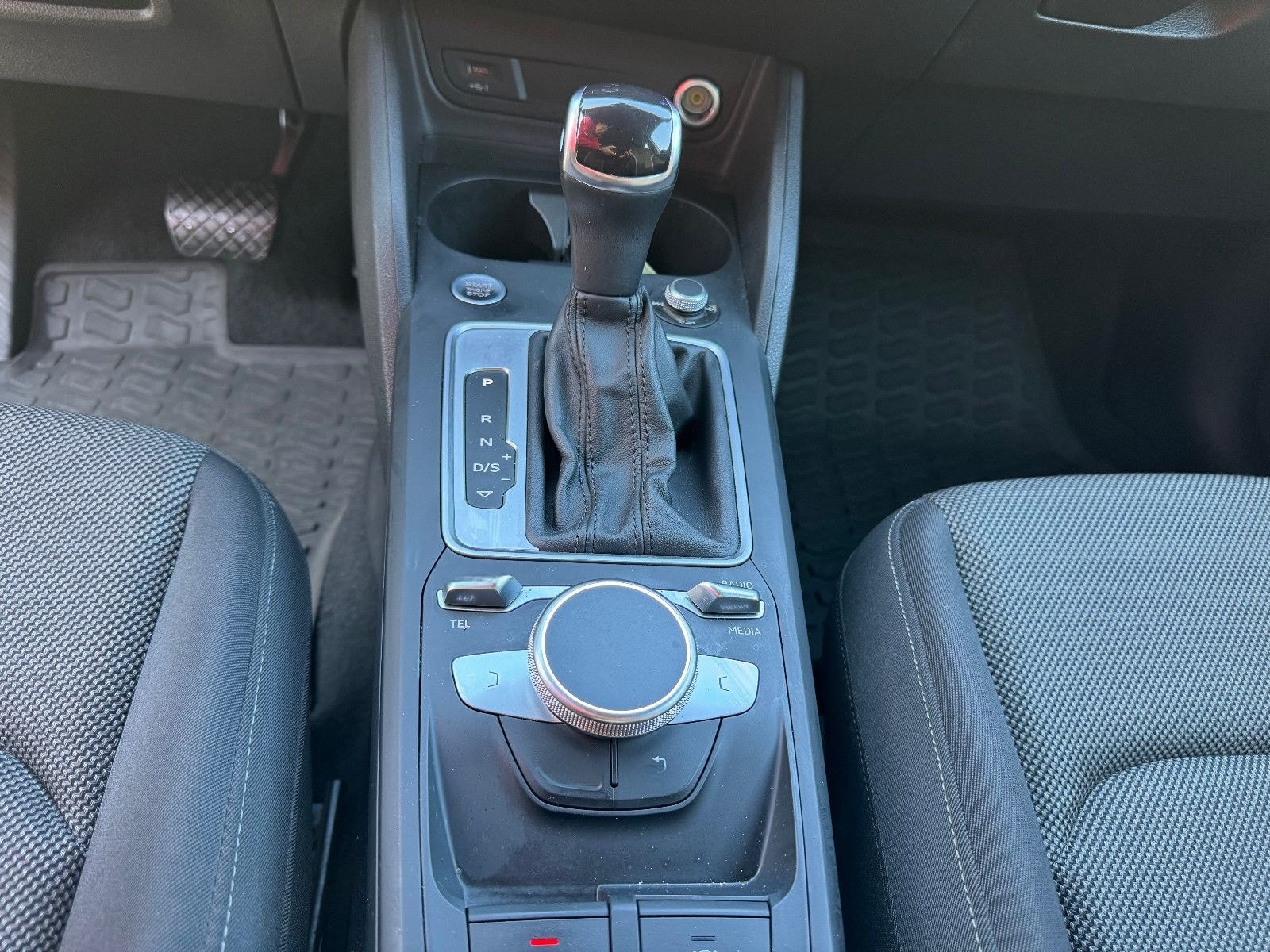 Audi Q2 35 TFSI advanced foto 11