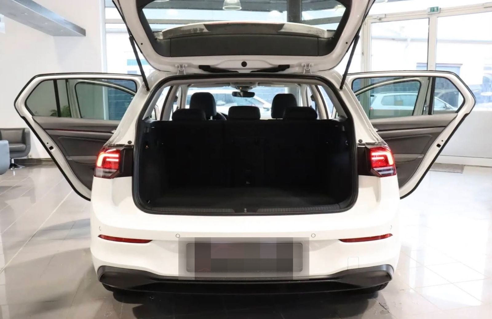 Volkswagen Golf VIII Lim. Life foto 8