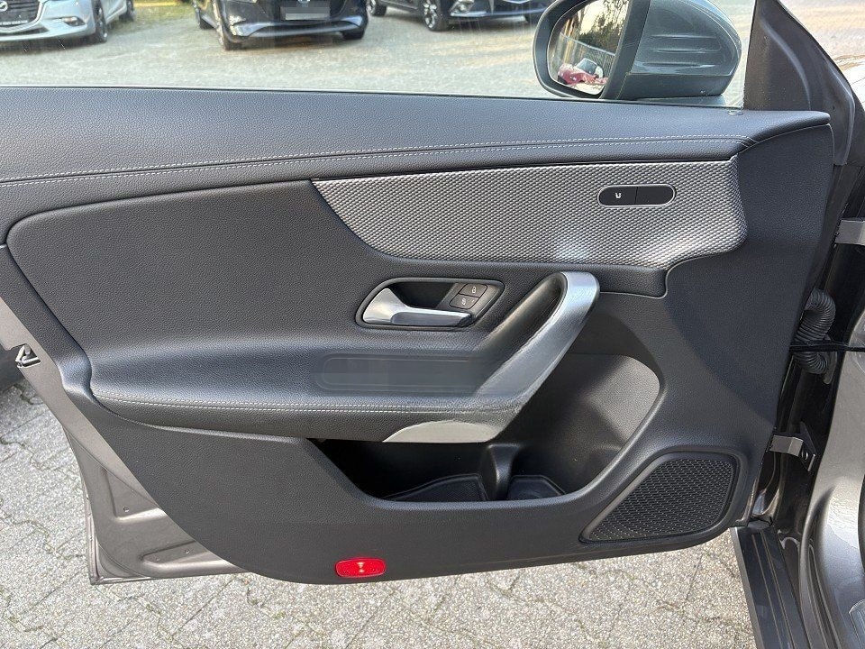 Mercedes-Benz CLA 180d Shooting Brake, Progressive , LEDER, NA foto 3