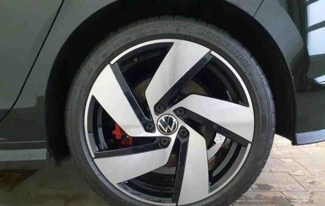Volkswagen Golf VIII Lim. GTI Clubsport 2.0 TSI DSG SHZ+CP foto 10
